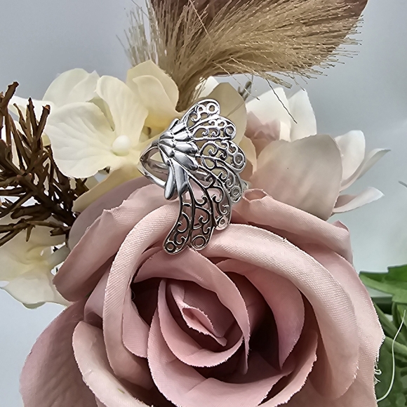 ♥️ Crowned Feathers Ring - Picture 5 of 6